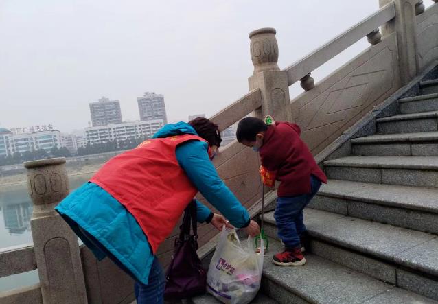 環(huán)保從娃娃抓起，小“邵陽灘主”的公益成長路