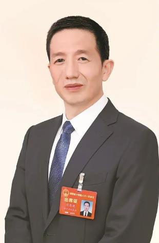 深入實施“五新四城”戰(zhàn)略 奮力建設(shè)現(xiàn)代化新懷化——訪省人大代表、懷化市委書記許忠建
